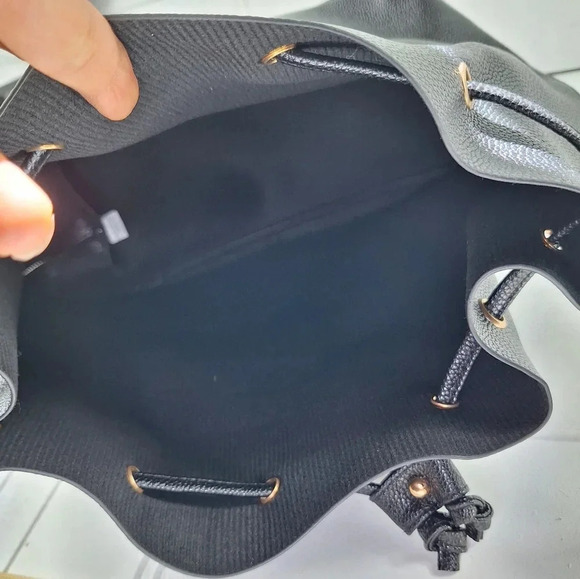 Bella Russo Bucket Black Tote/Bag Faux Leather Drawstring NWOT - Picture 7 of 11